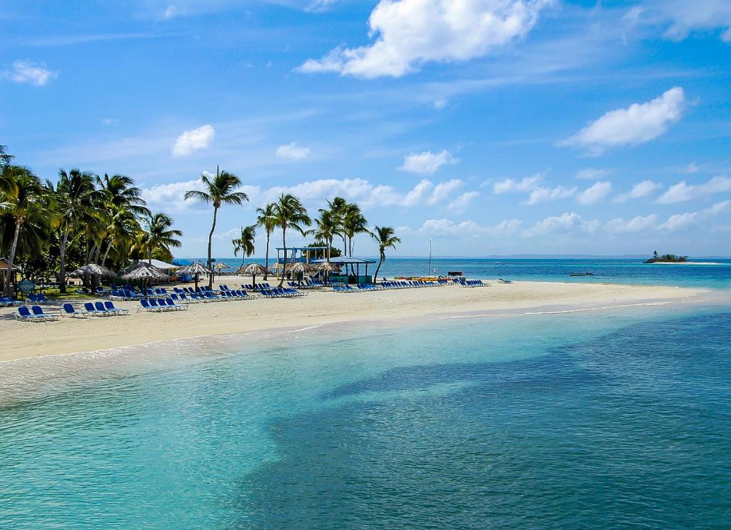 El Conquistador Seven Seas Beach Fajardo Puerto Rico Resort Beach
